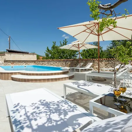 Family Friendly House With A Swimming Pool Maovice, Zagora - 24726 Casa de Férias
